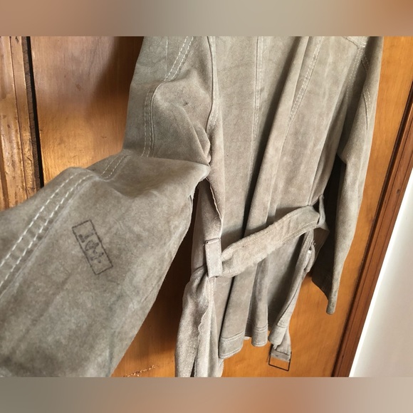 Vintage Levi’s suede jacket - Picture 4 of 12